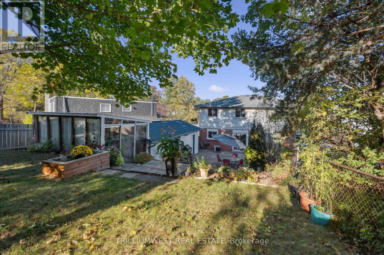 98 Shadeland Crescent, Kitchener, Ontario  N2M 2H9 - Photo 34 - X12453743
