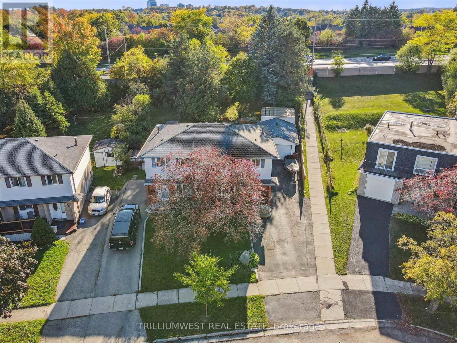 98 Shadeland Crescent, Kitchener, Ontario  N2M 2H9 - Photo 39 - X12453743