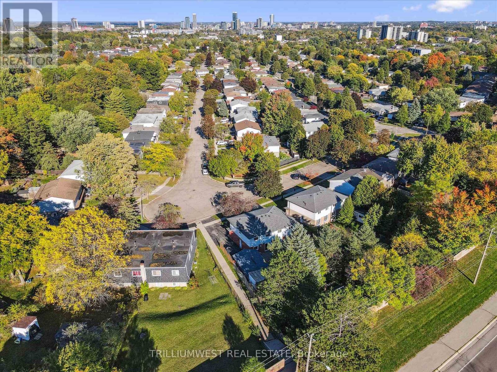 98 Shadeland Crescent, Kitchener, Ontario  N2M 2H9 - Photo 41 - X12453743