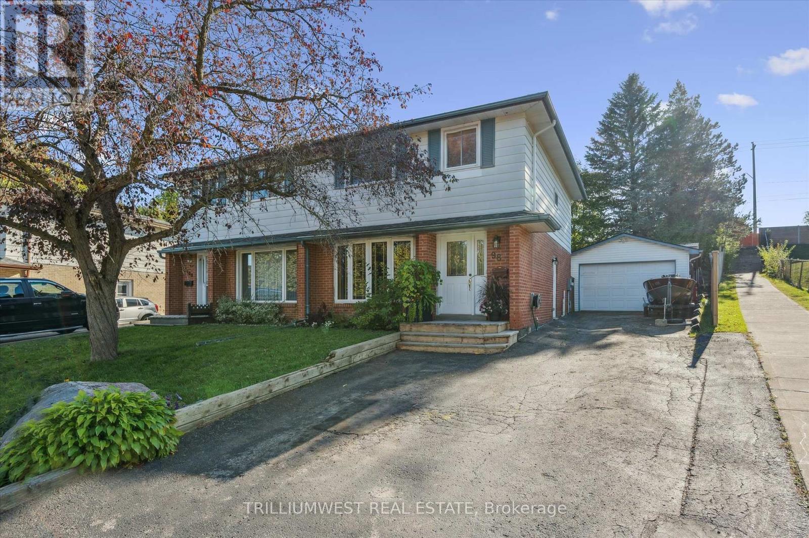 98 Shadeland Crescent, Kitchener, Ontario  N2M 2H9 - Photo 43 - X12453743