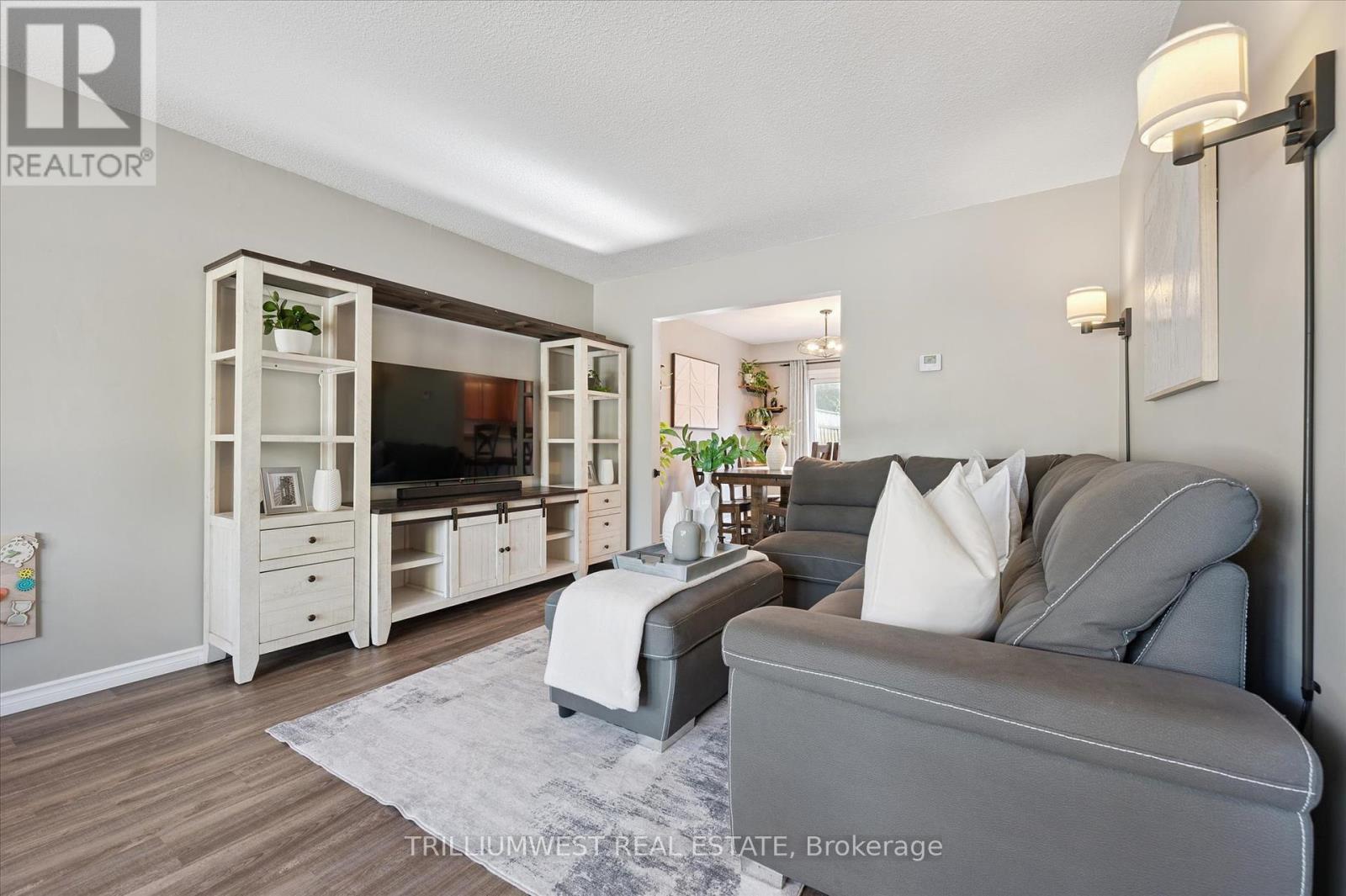 98 Shadeland Crescent, Kitchener, Ontario  N2M 2H9 - Photo 6 - X12453743