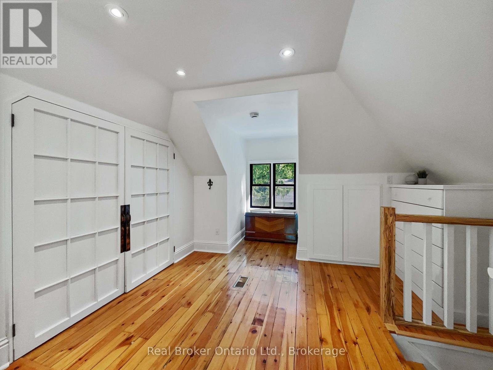 65 Forbes Avenue, Guelph, Ontario  N1G 1G5 - Photo 32 - X12452771
