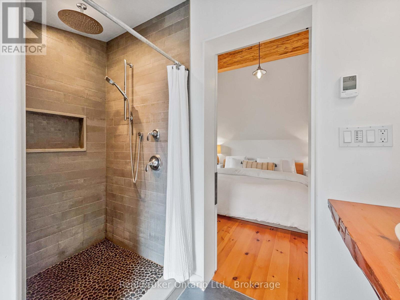 65 Forbes Avenue, Guelph, Ontario  N1G 1G5 - Photo 34 - X12452771