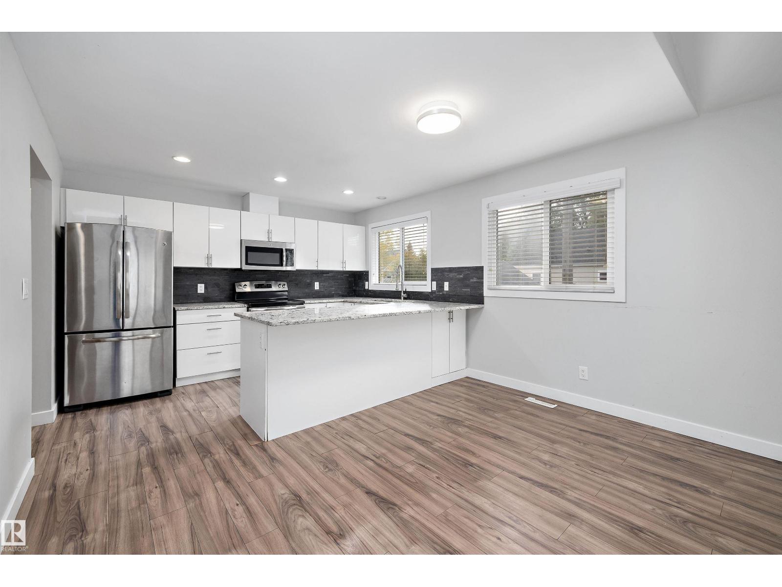 10409 148 St Nw, Edmonton, Alberta  T5N 3G7 - Photo 11 - E4461435