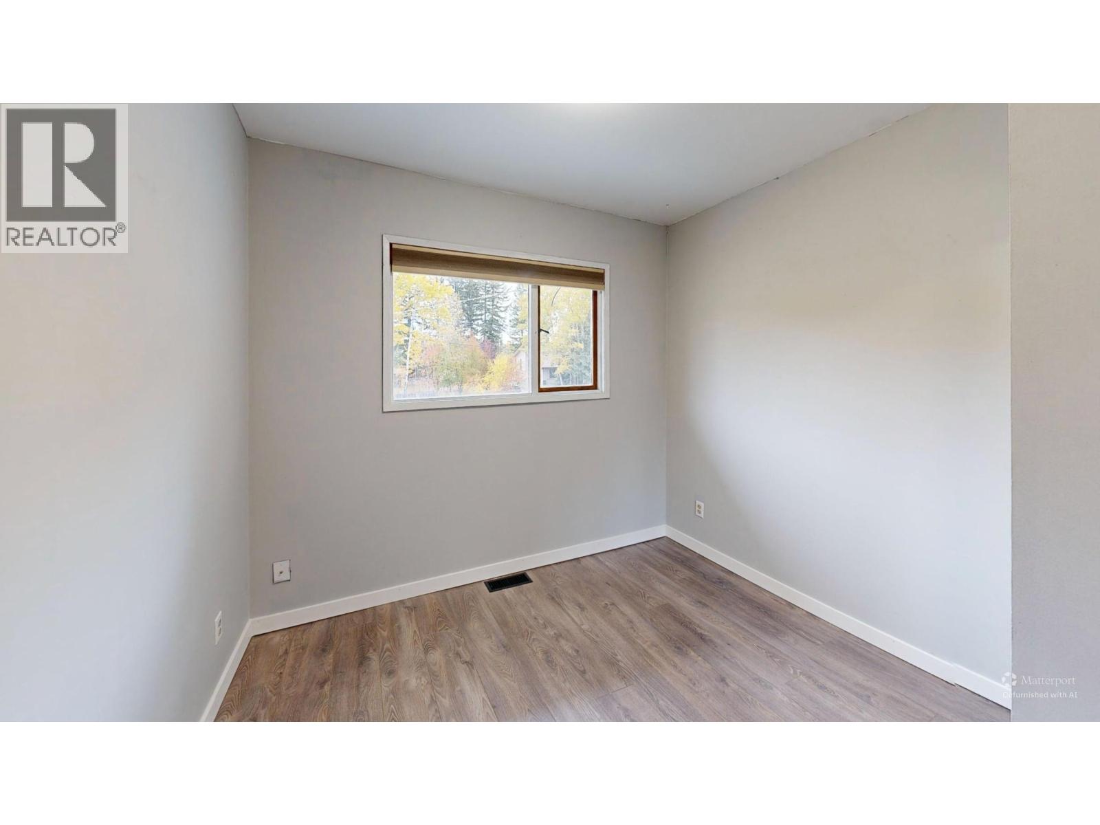 835 Spruce Avenue, 100 Mile House, British Columbia  V0K 2E0 - Photo 14 - R3057048
