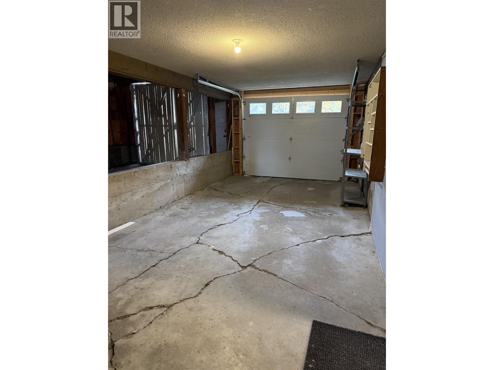 835 Spruce Avenue, 100 Mile House, British Columbia  V0K 2E0 - Photo 23 - R3057048