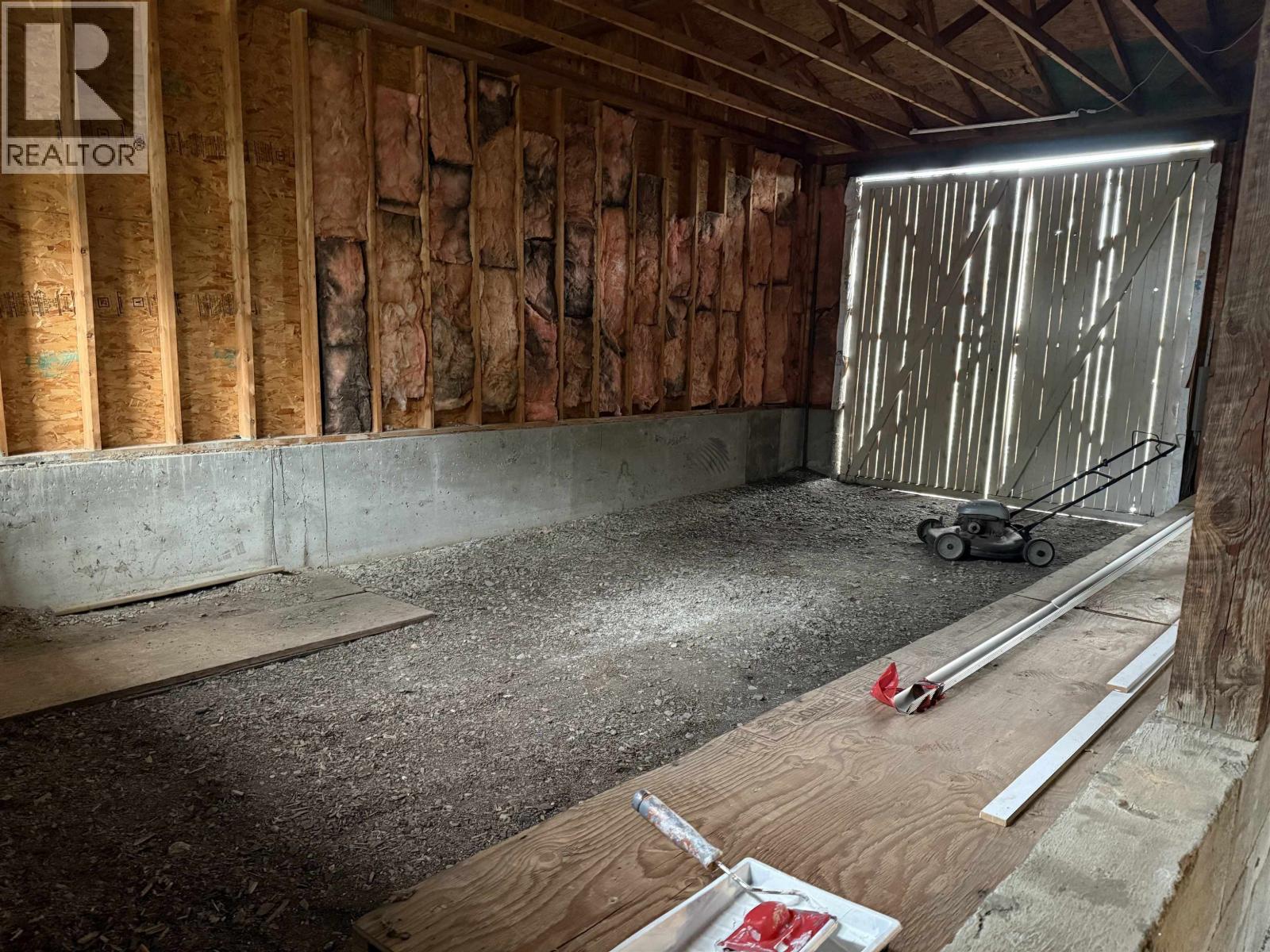 835 Spruce Avenue, 100 Mile House, British Columbia  V0K 2E0 - Photo 24 - R3057048