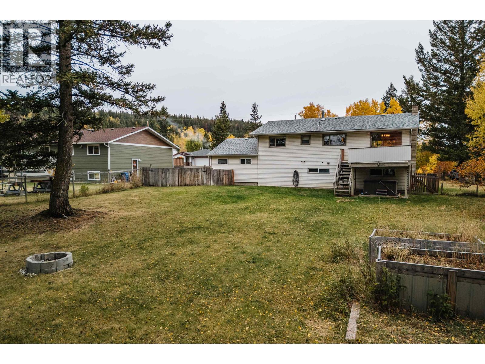 835 Spruce Avenue, 100 Mile House, British Columbia  V0K 2E0 - Photo 28 - R3057048