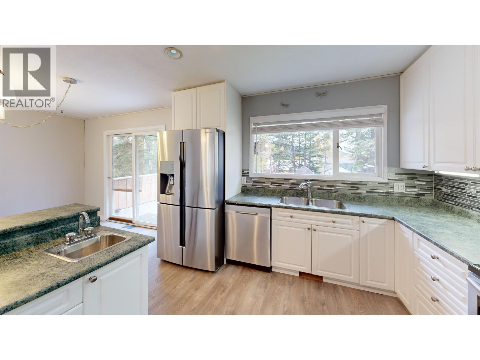 835 Spruce Avenue, 100 Mile House, British Columbia  V0K 2E0 - Photo 6 - R3057048