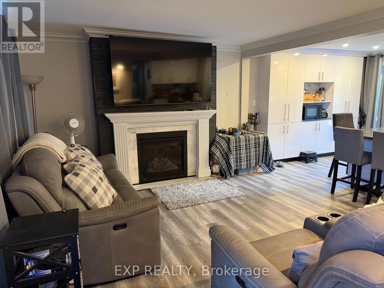 1914 Liverpool Road, Pickering, Ontario  L1V 1W5 - Photo 3 - E12451810
