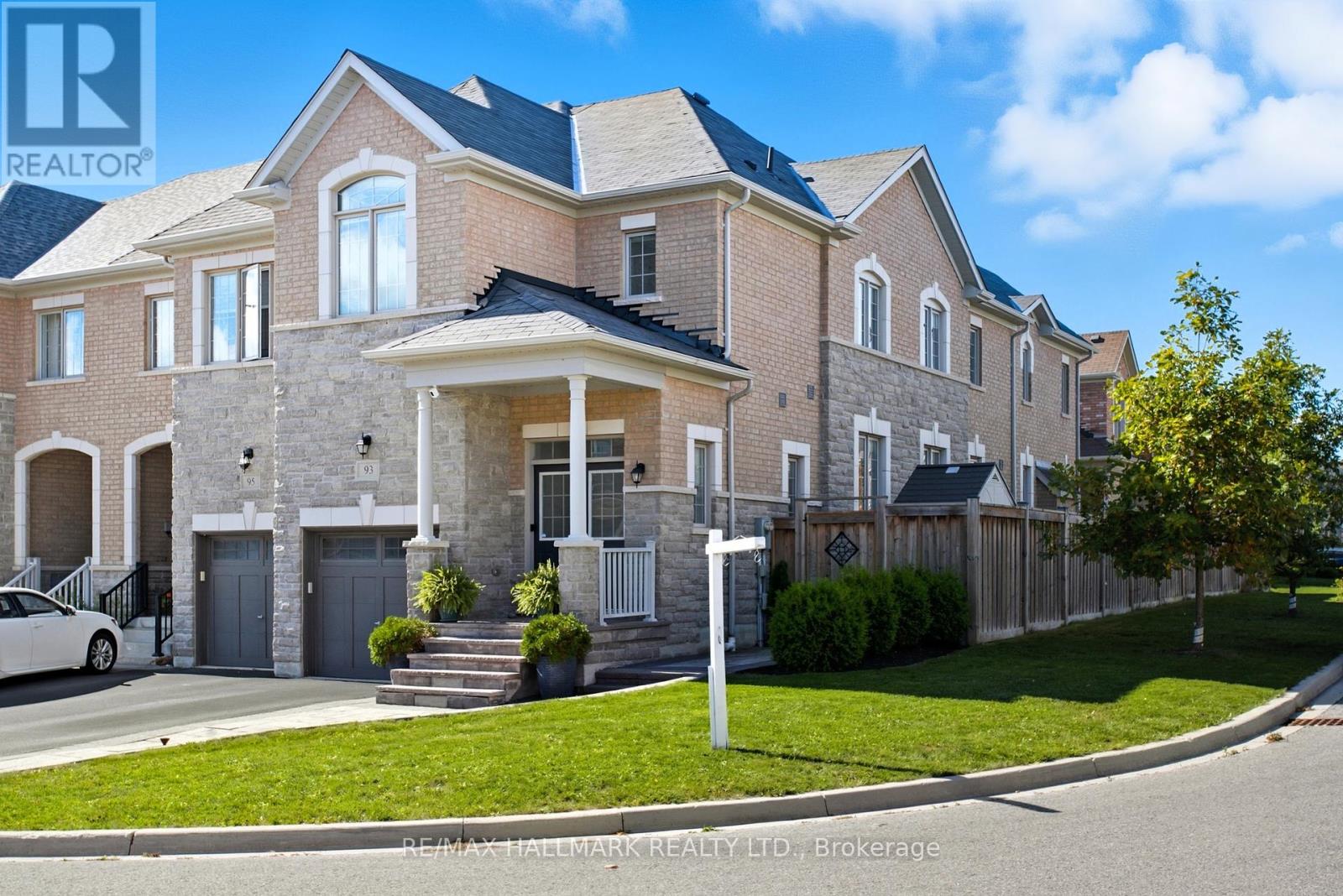 93 Port Arthur Crescent, Richmond Hill, Ontario  L4E 0Z9 - Photo 4 - N12453381