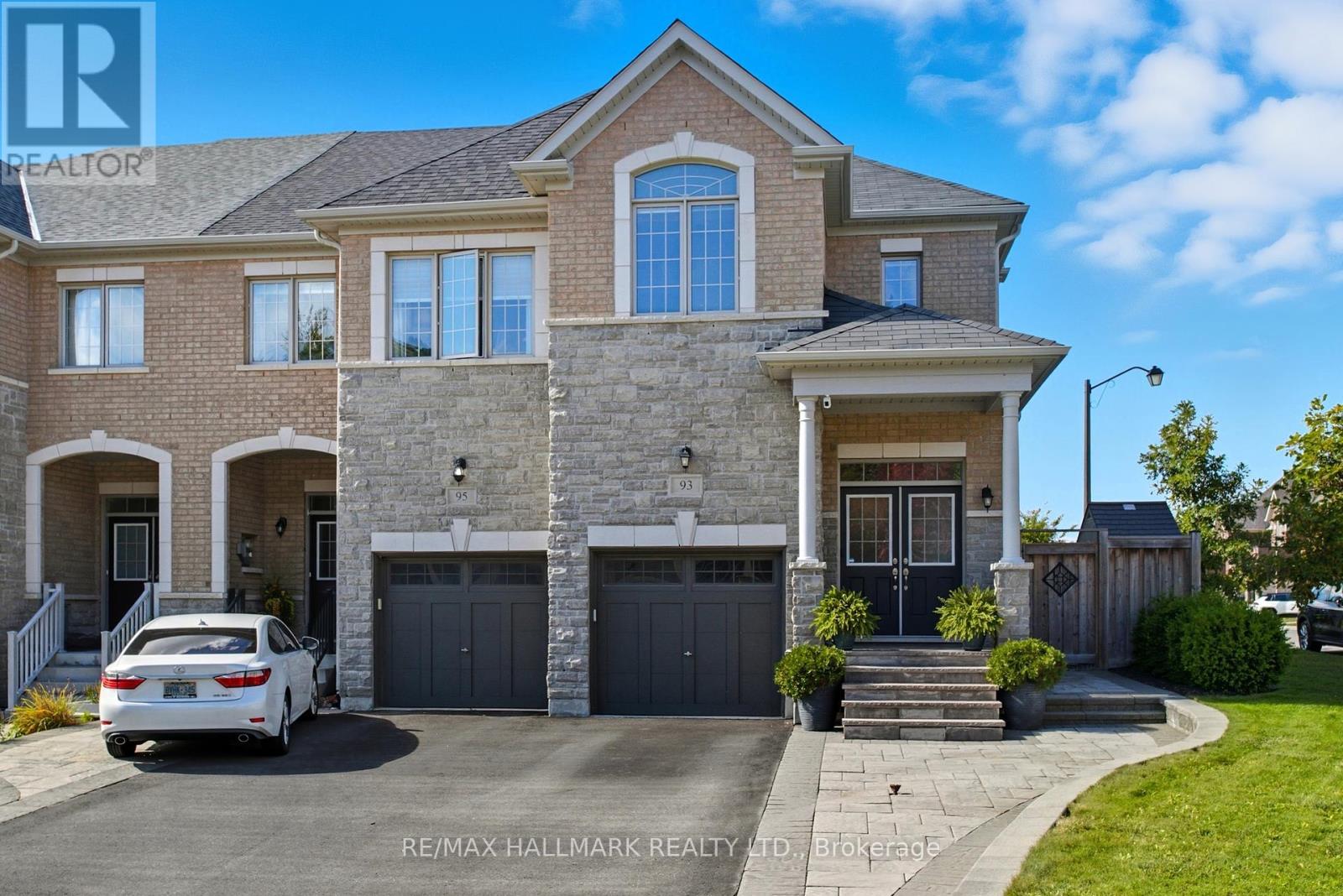 93 Port Arthur Crescent, Richmond Hill, Ontario  L4E 0Z9 - Photo 3 - N12453381