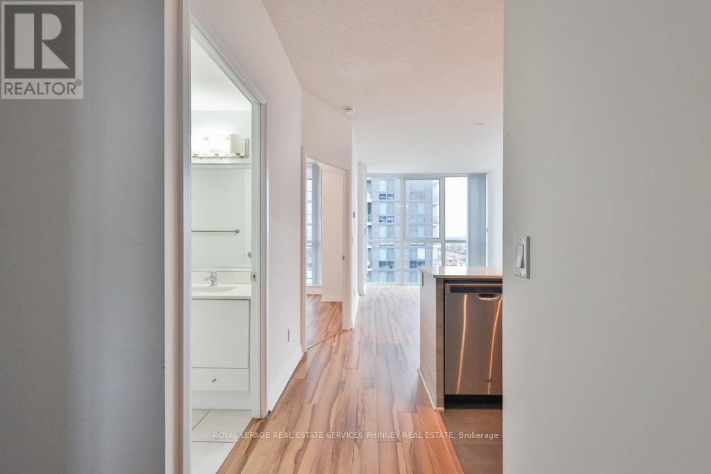 1610 - 55 Eglinton Avenue W, Mississauga, Ontario  L5R 0E4 - Photo 8 - W12452604
