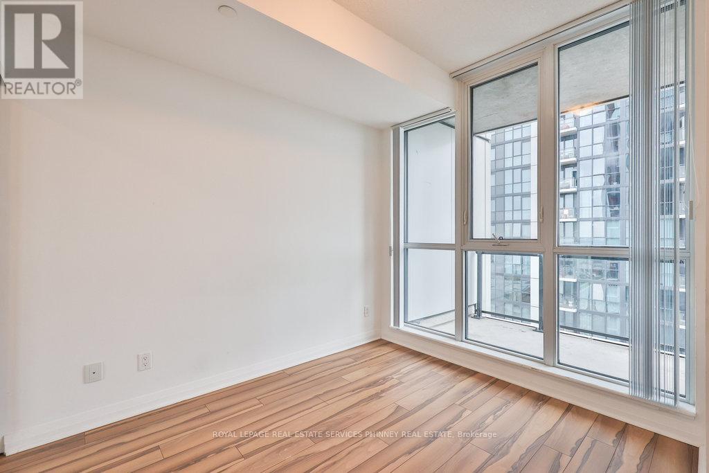 1610 - 55 Eglinton Avenue W, Mississauga, Ontario  L5R 0E4 - Photo 17 - W12452604