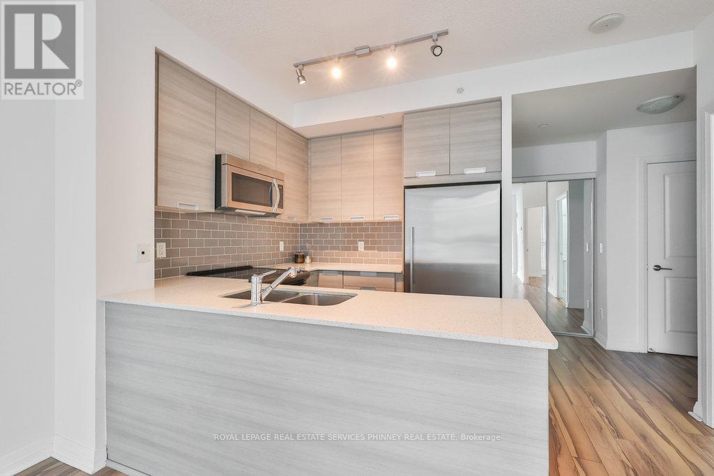 1610 - 55 Eglinton Avenue W, Mississauga, Ontario  L5R 0E4 - Photo 13 - W12452604