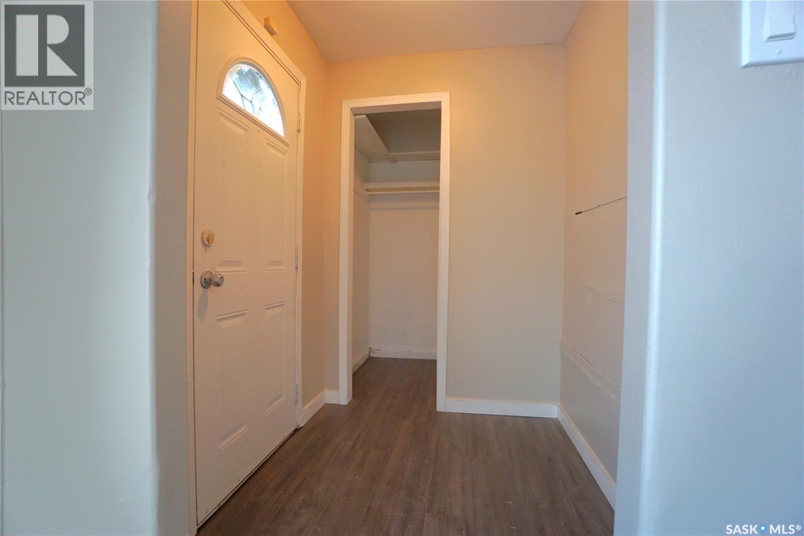 515 Osler Street, Regina, Saskatchewan  S4R 1W2 - Photo 2 - SK020505
