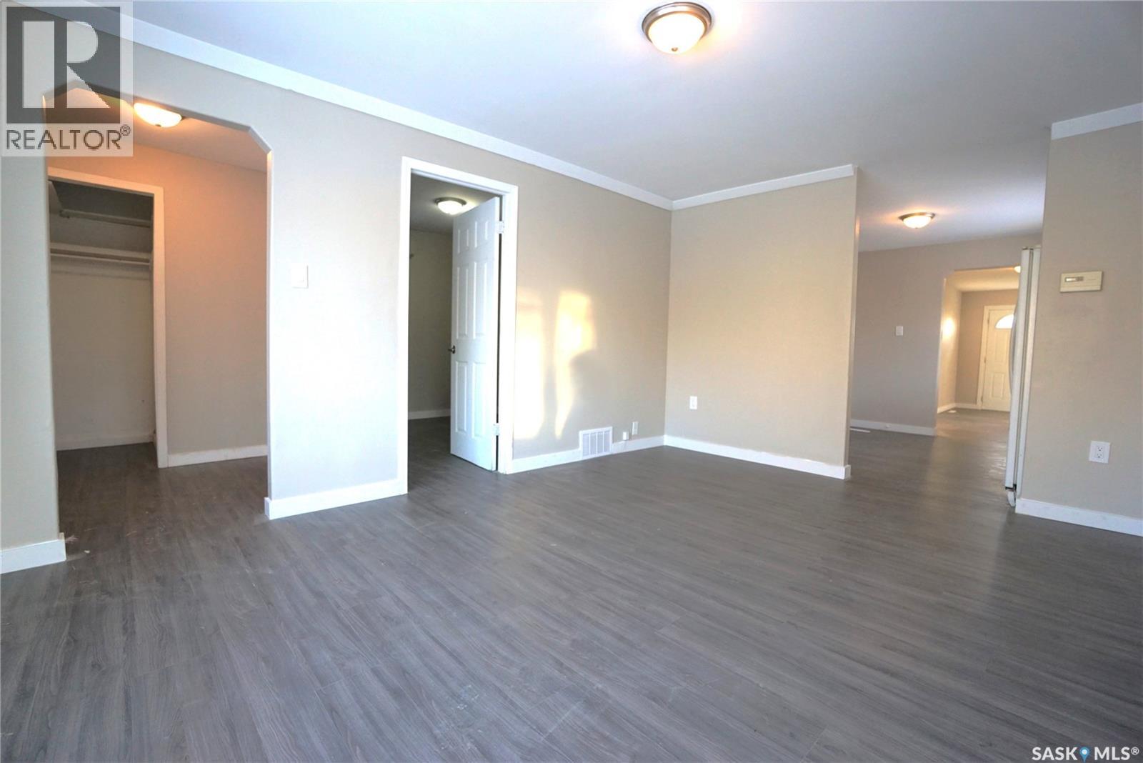 515 Osler Street, Regina, Saskatchewan  S4R 1W2 - Photo 5 - SK020505
