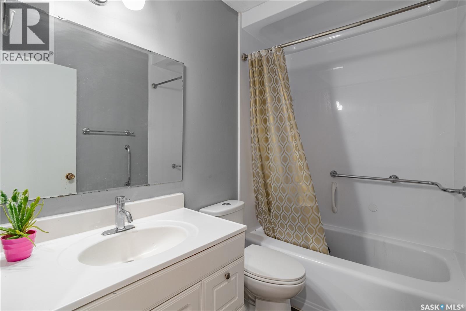 3205 Grant Road, Regina, Saskatchewan  S4S 5H3 - Photo 13 - SK020455