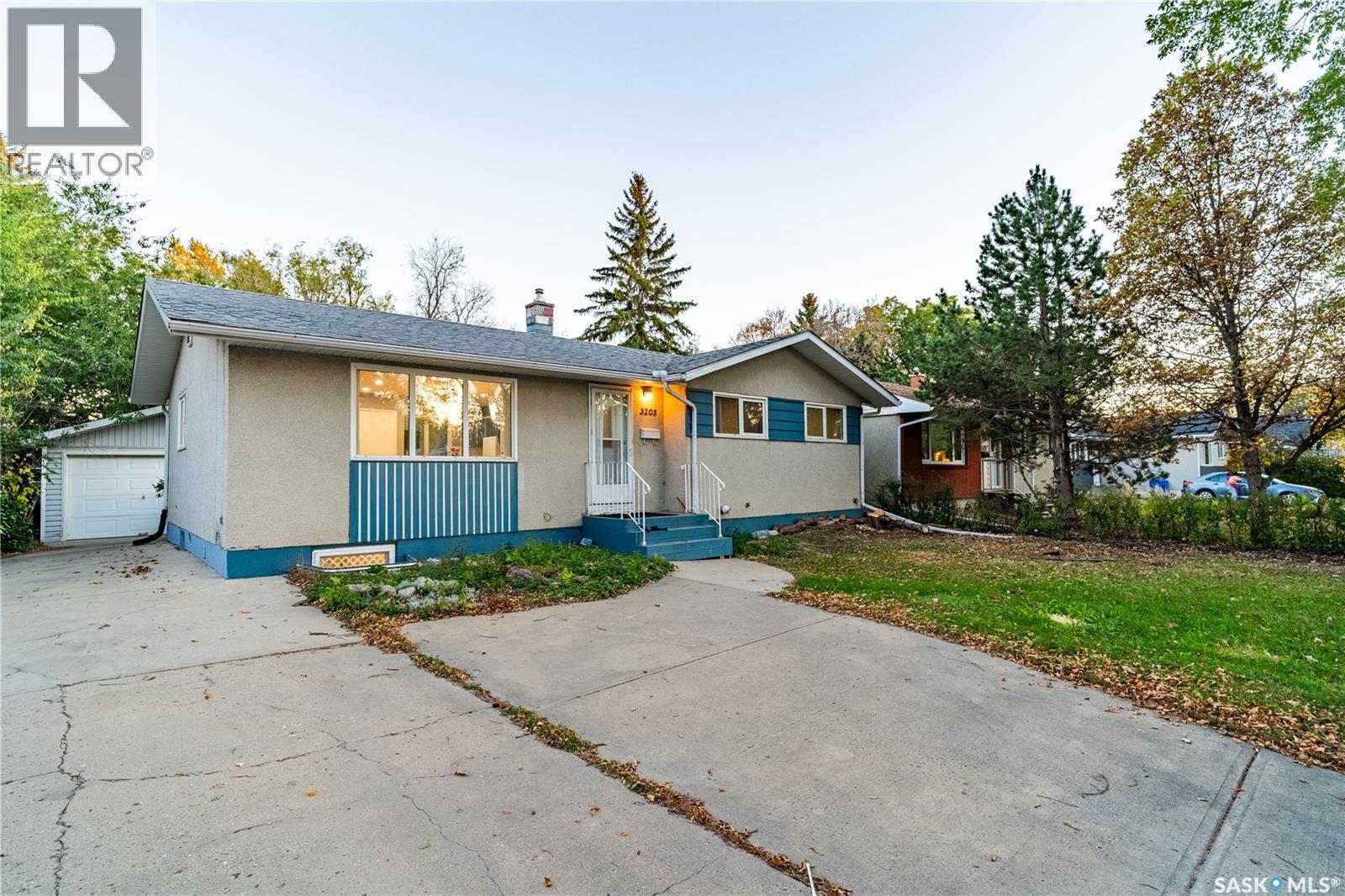 3205 Grant Road, Regina, Saskatchewan  S4S 5H3 - Photo 2 - SK020455