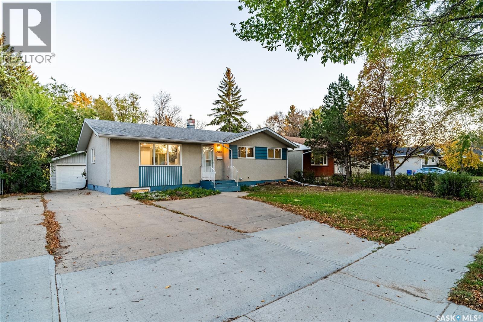 3205 Grant Road, Regina, Saskatchewan  S4S 5H3 - Photo 3 - SK020455