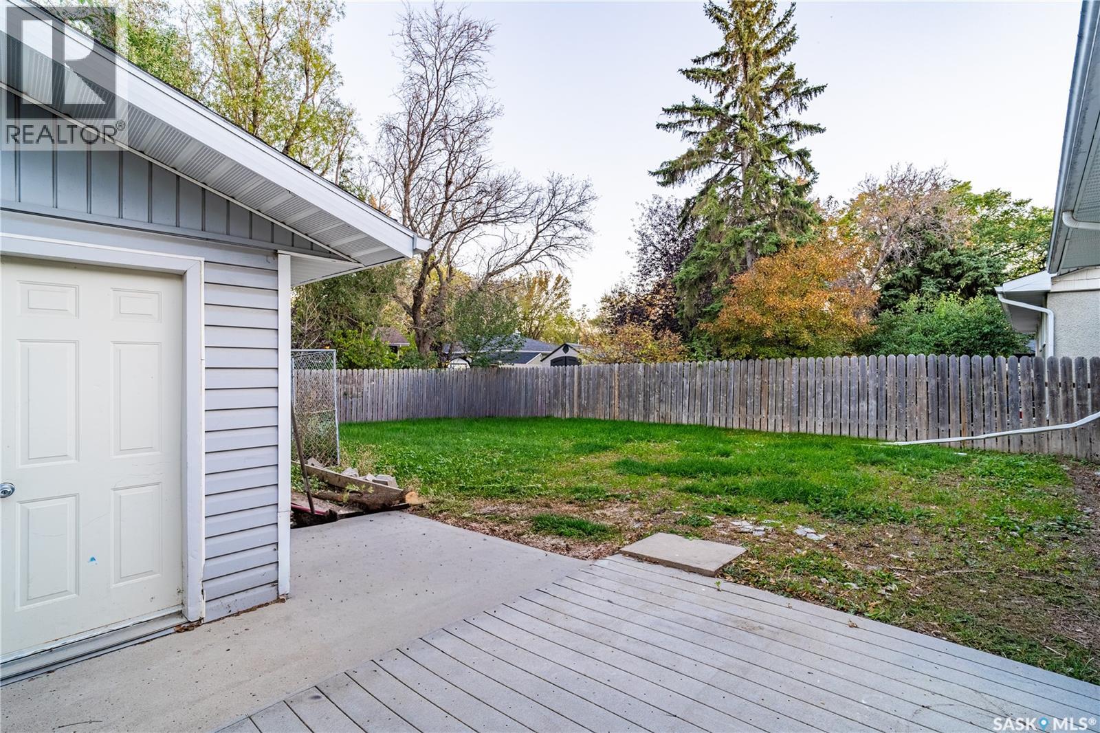 3205 Grant Road, Regina, Saskatchewan  S4S 5H3 - Photo 4 - SK020455