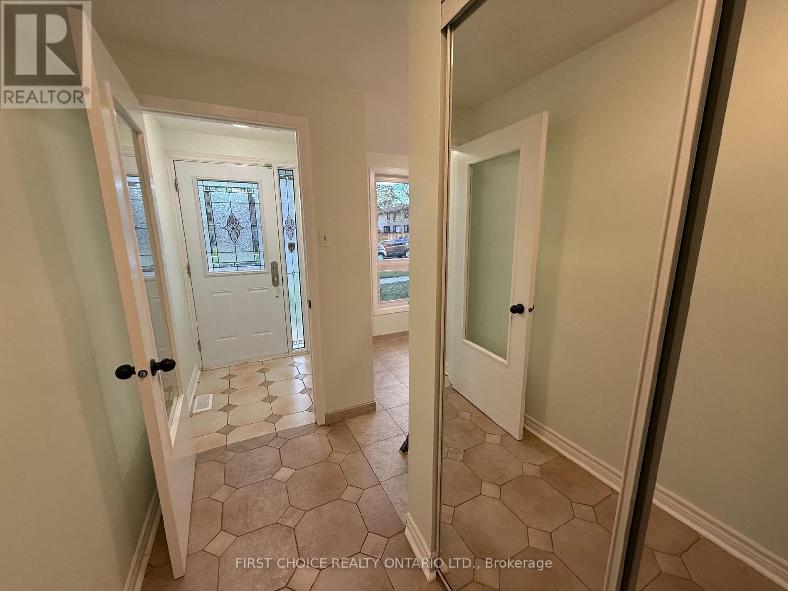 7913 Jeanne D'arc Boulevard, Ottawa, Ontario  K1C 2C7 - Photo 3 - X12453304