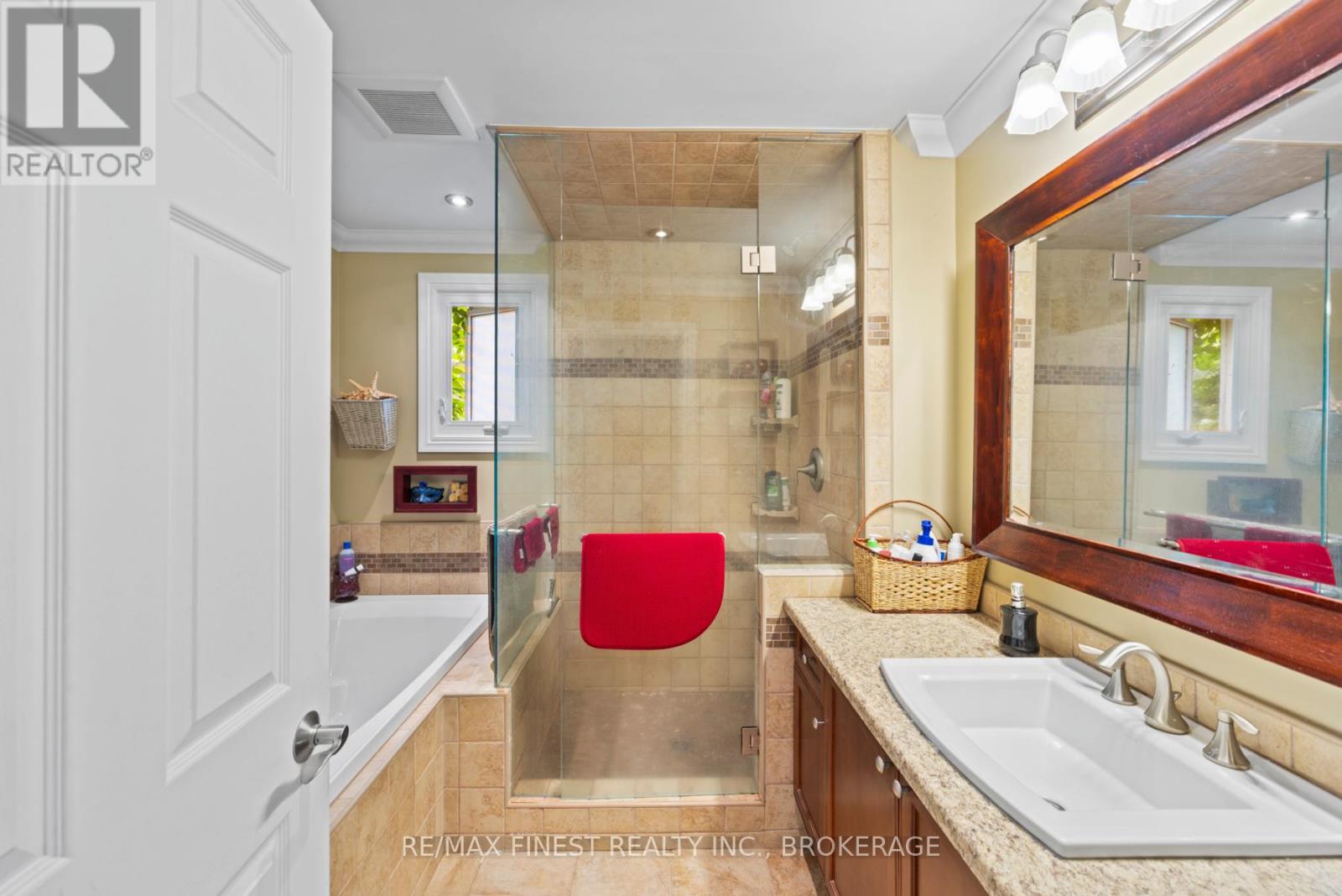 912 Moonlight Lane, Lansdowne Village, Ontario  K0E 1L0 - Photo 10 - X12453953