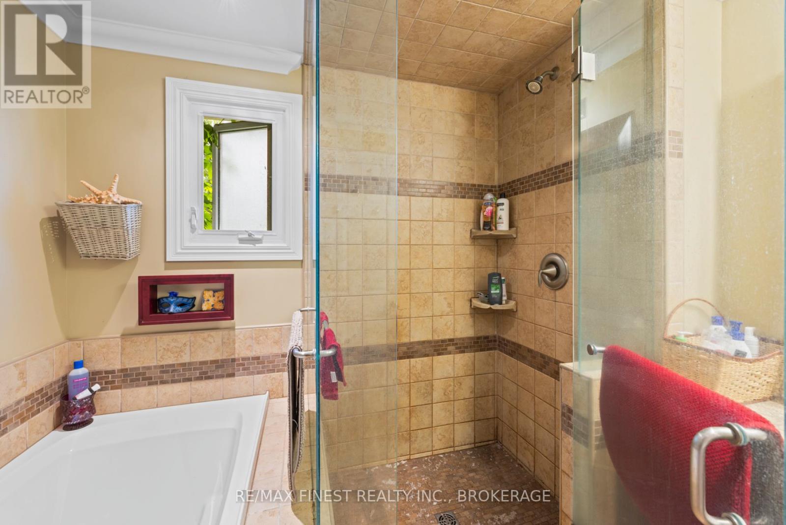 912 Moonlight Lane, Lansdowne Village, Ontario  K0E 1L0 - Photo 12 - X12453953