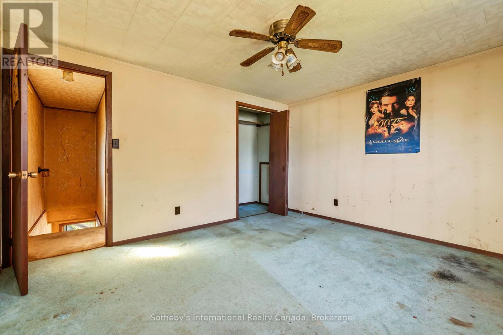 9 Summitt Avenue, Parry Sound, Ontario  P2A 2J4 - Photo 11 - X12453938