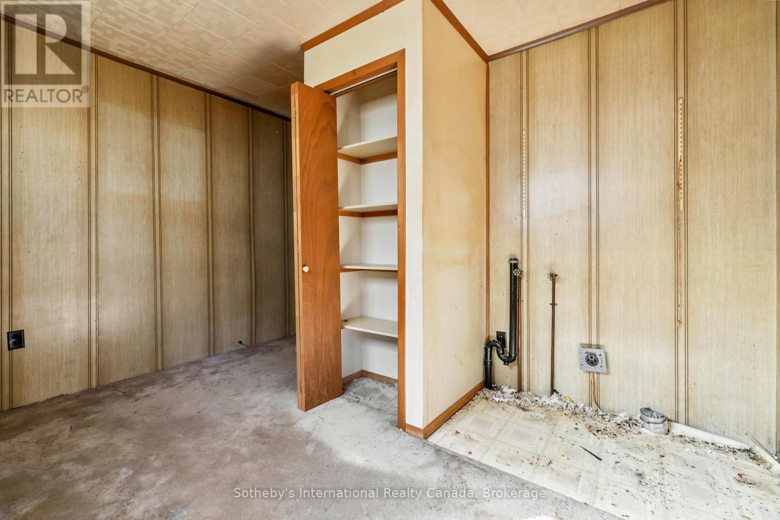 9 Summitt Avenue, Parry Sound, Ontario  P2A 2J4 - Photo 9 - X12453938