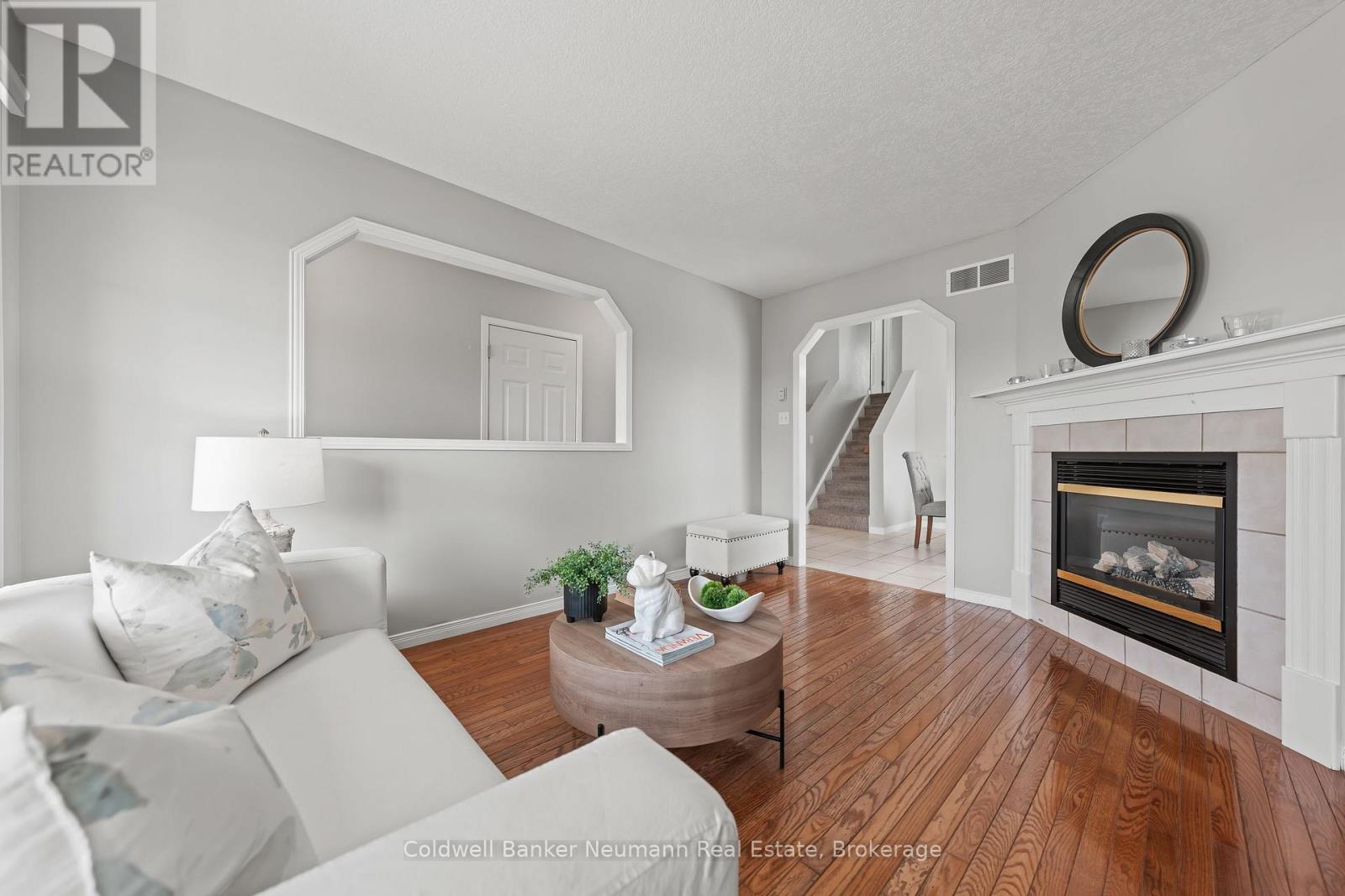 28 Bronwyn Place, Guelph (Willow West/sugarbush/west Acres), Ontario  N1K 1X1 - Photo 1 - X12454002