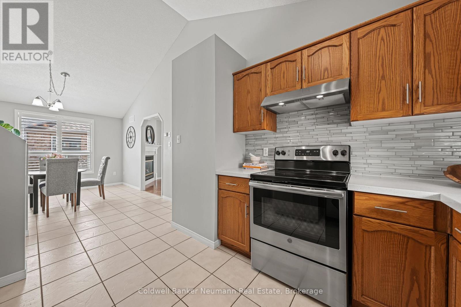 28 Bronwyn Place, Guelph (Willow West/sugarbush/west Acres), Ontario  N1K 1X1 - Photo 12 - X12454002