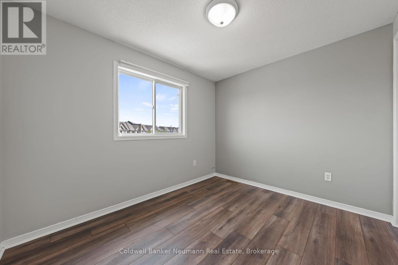 28 Bronwyn Place, Guelph (Willow West/sugarbush/west Acres), Ontario  N1K 1X1 - Photo 14 - X12454002