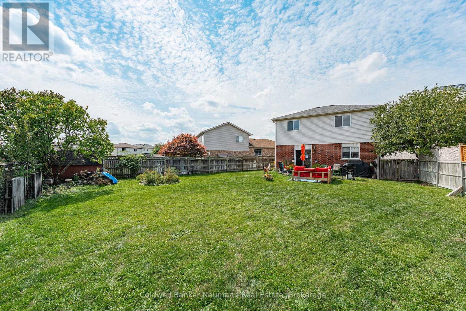 28 Bronwyn Place, Guelph (Willow West/sugarbush/west Acres), Ontario  N1K 1X1 - Photo 36 - X12454002
