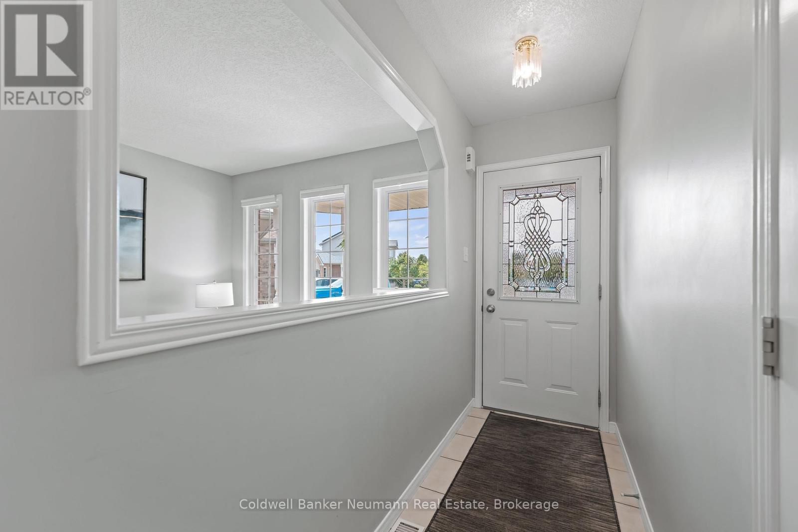 28 Bronwyn Place, Guelph (Willow West/sugarbush/west Acres), Ontario  N1K 1X1 - Photo 4 - X12454002