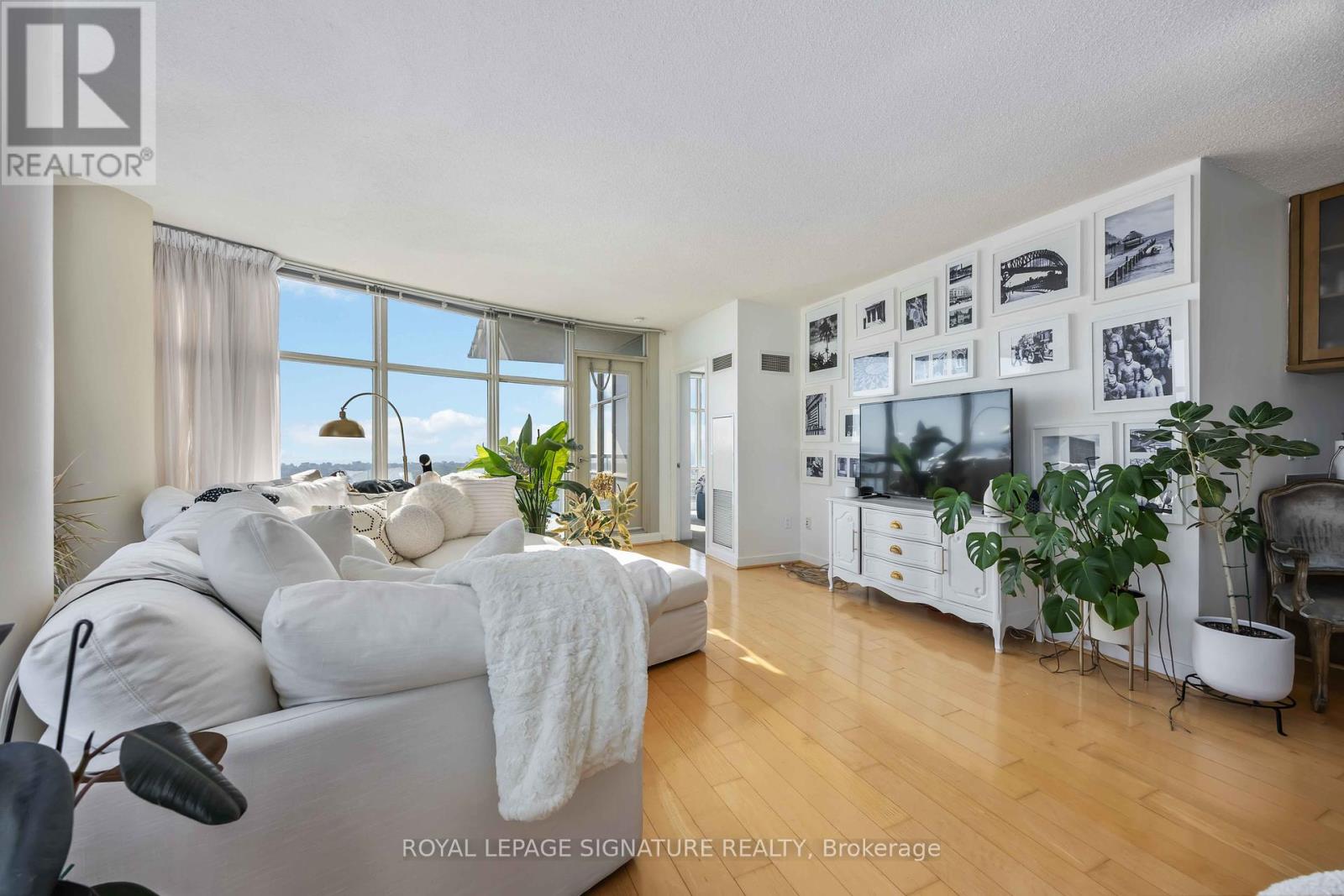 3309 - 35 Mariner Terrace, Toronto, Ontario  M5V 3V9 - Photo 10 - C12453878