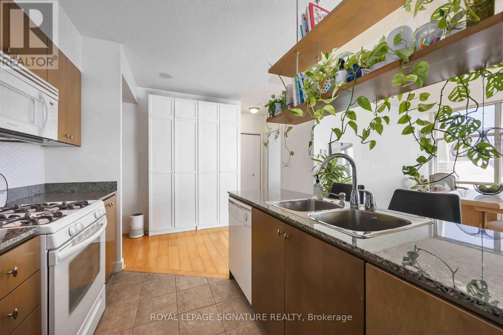 3309 - 35 Mariner Terrace, Toronto, Ontario  M5V 3V9 - Photo 6 - C12453878