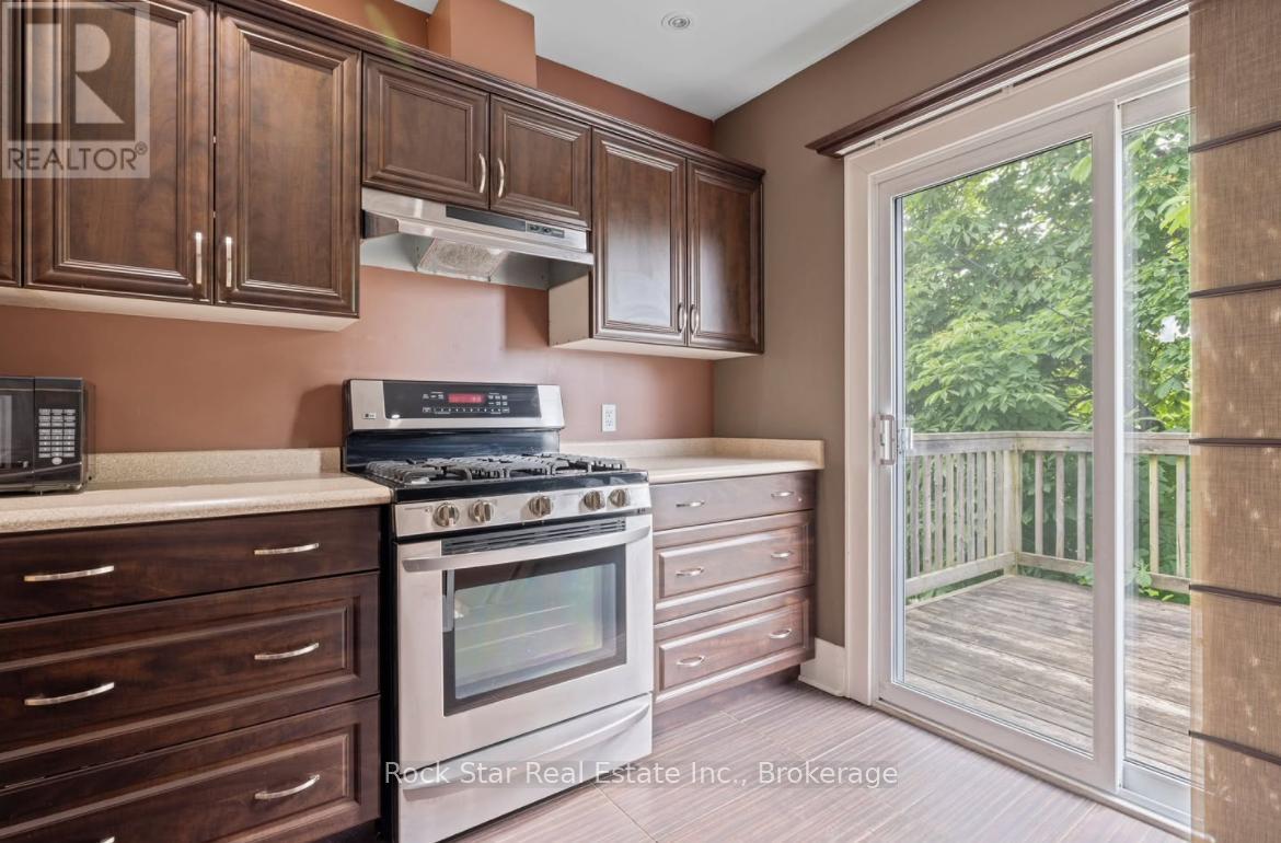 225 Chaffey Street, Welland, Ontario  L3B 2Y7 - Photo 8 - X12418695