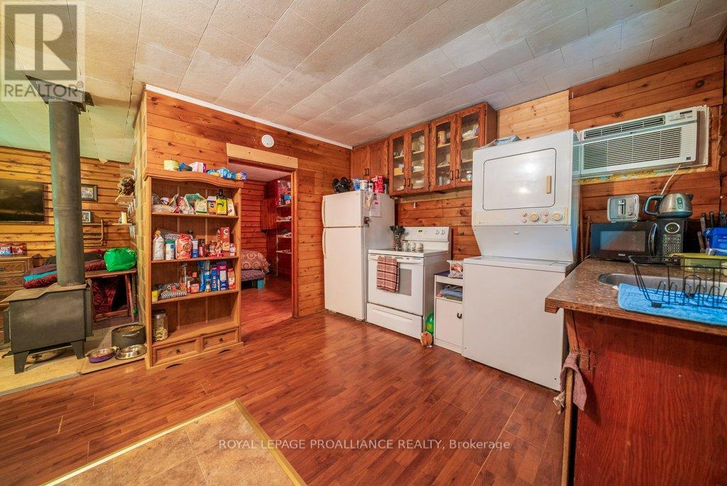 525 Skootamatta Lake Road, Frontenac (Frontenac North), Ontario  K0H 1K0 - Photo 10 - X12453940
