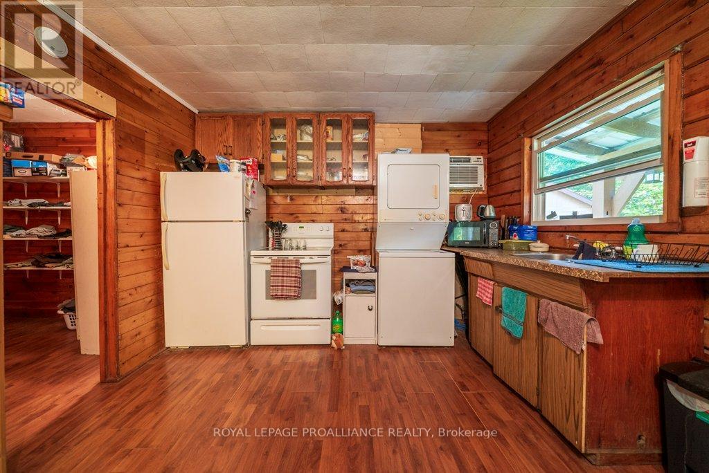 525 Skootamatta Lake Road, Frontenac (Frontenac North), Ontario  K0H 1K0 - Photo 11 - X12453940