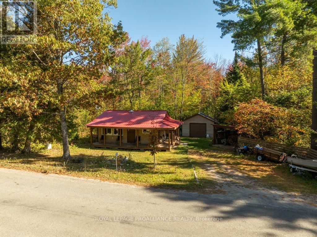 525 Skootamatta Lake Road, Frontenac (Frontenac North), Ontario  K0H 1K0 - Photo 2 - X12453940