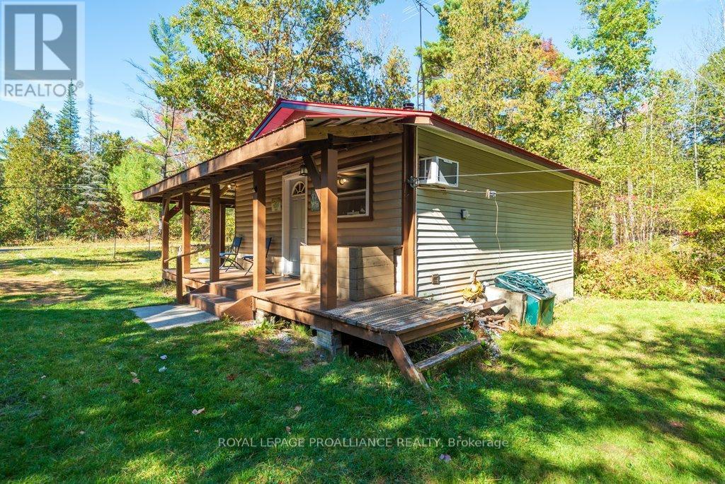 525 Skootamatta Lake Road, Frontenac (Frontenac North), Ontario  K0H 1K0 - Photo 30 - X12453940