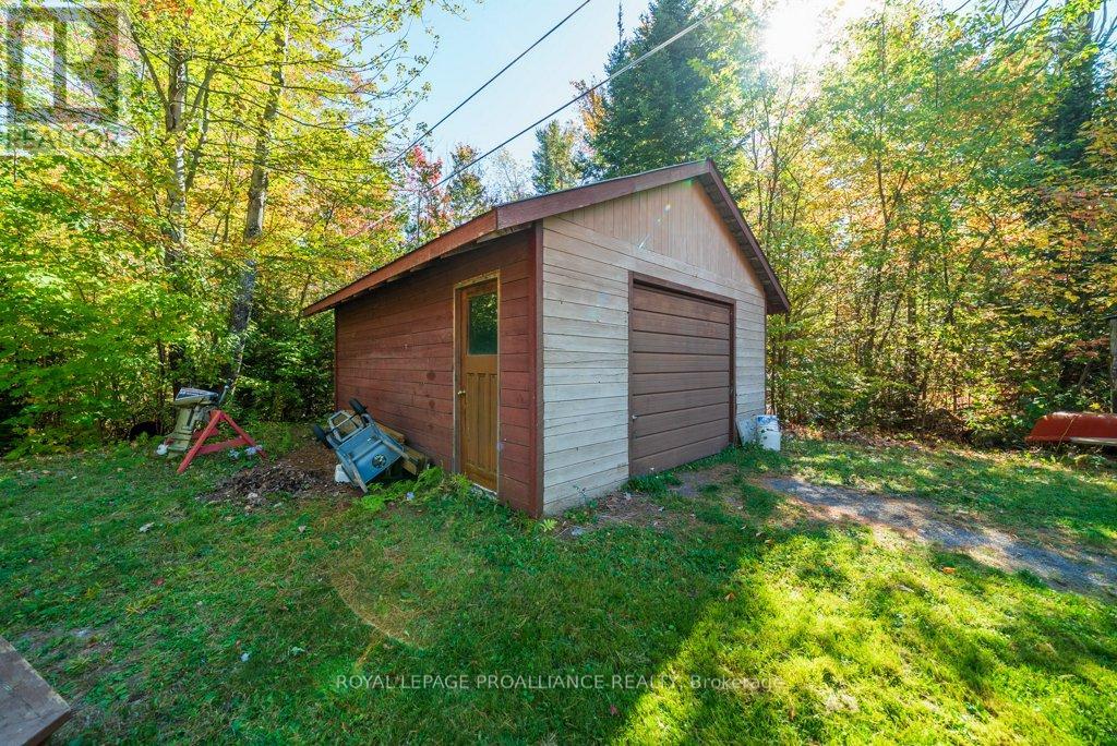 525 Skootamatta Lake Road, Frontenac (Frontenac North), Ontario  K0H 1K0 - Photo 36 - X12453940