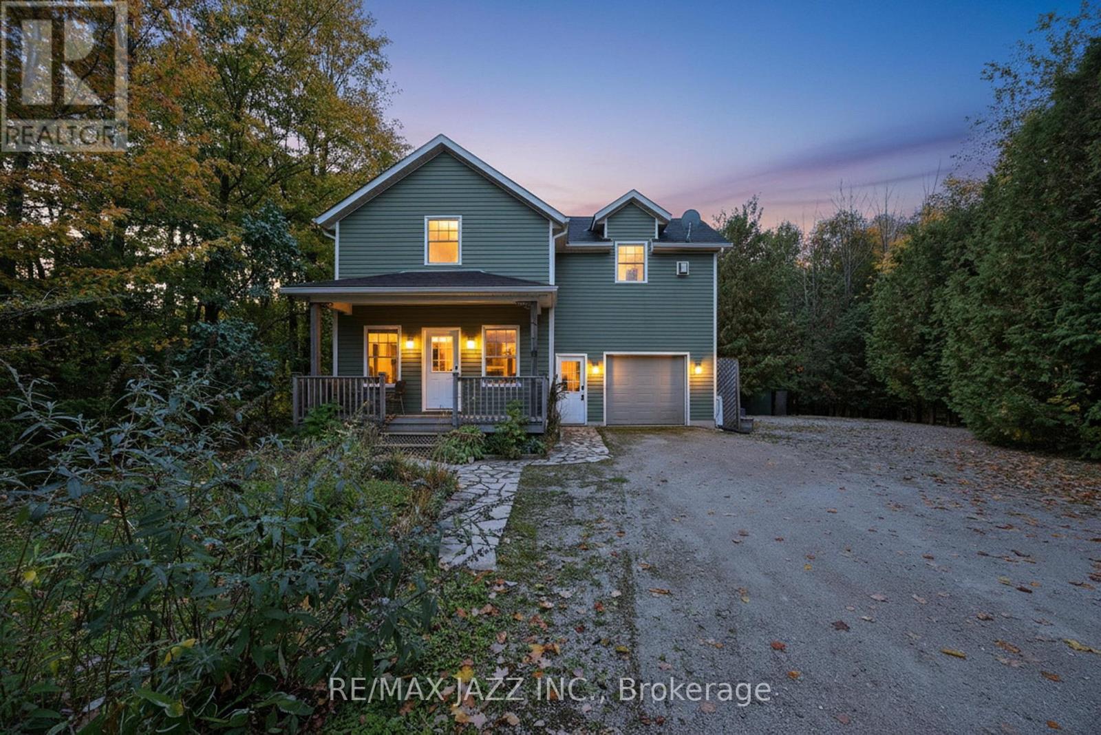 170 Raglan Street, Grey Highlands, Ontario  N0C 1E0 - Photo 2 - X12454066