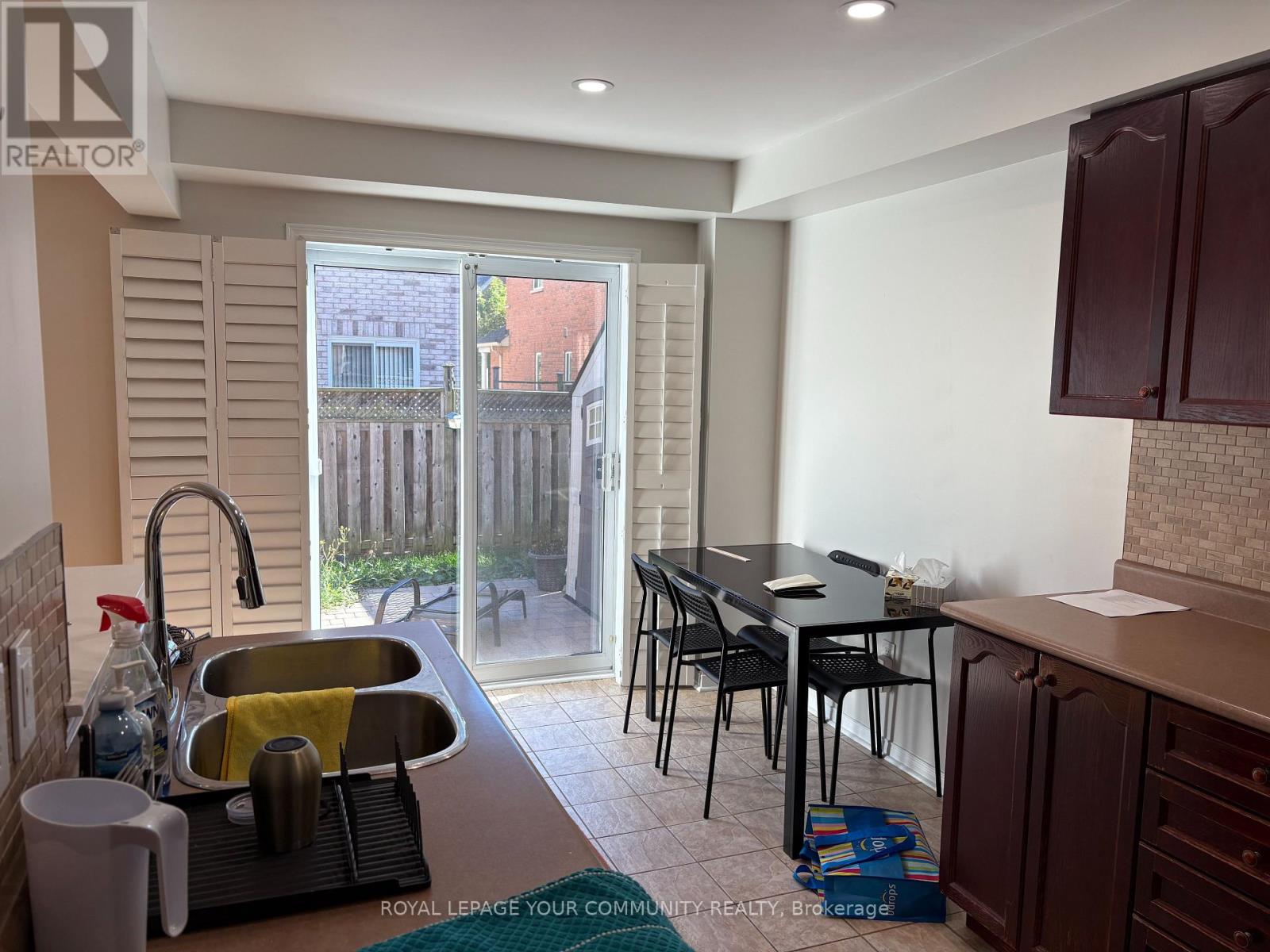 146 Hollywood Hill Circle, Vaughan, Ontario  L4H 2P2 - Photo 10 - N12453793