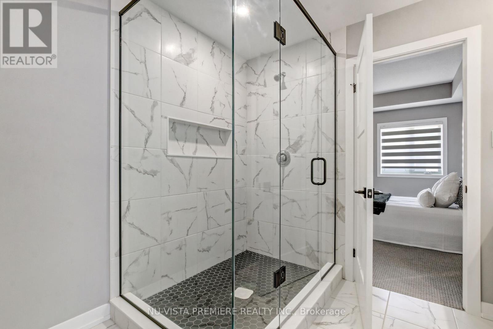 46 Aspen Circle, Thames Centre, Ontario  N0M 2P0 - Photo 24 - X12454075