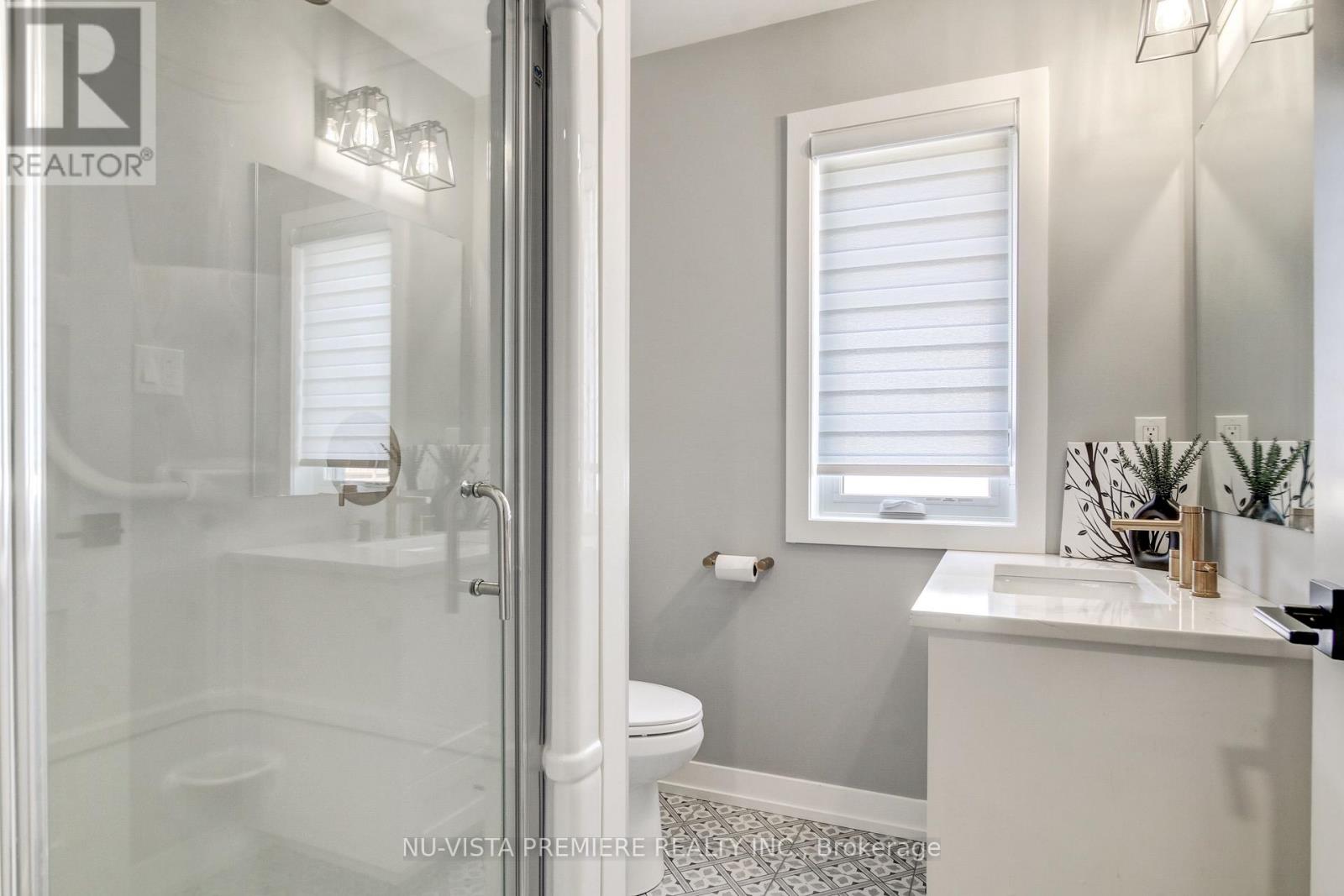 46 Aspen Circle, Thames Centre, Ontario  N0M 2P0 - Photo 7 - X12454075