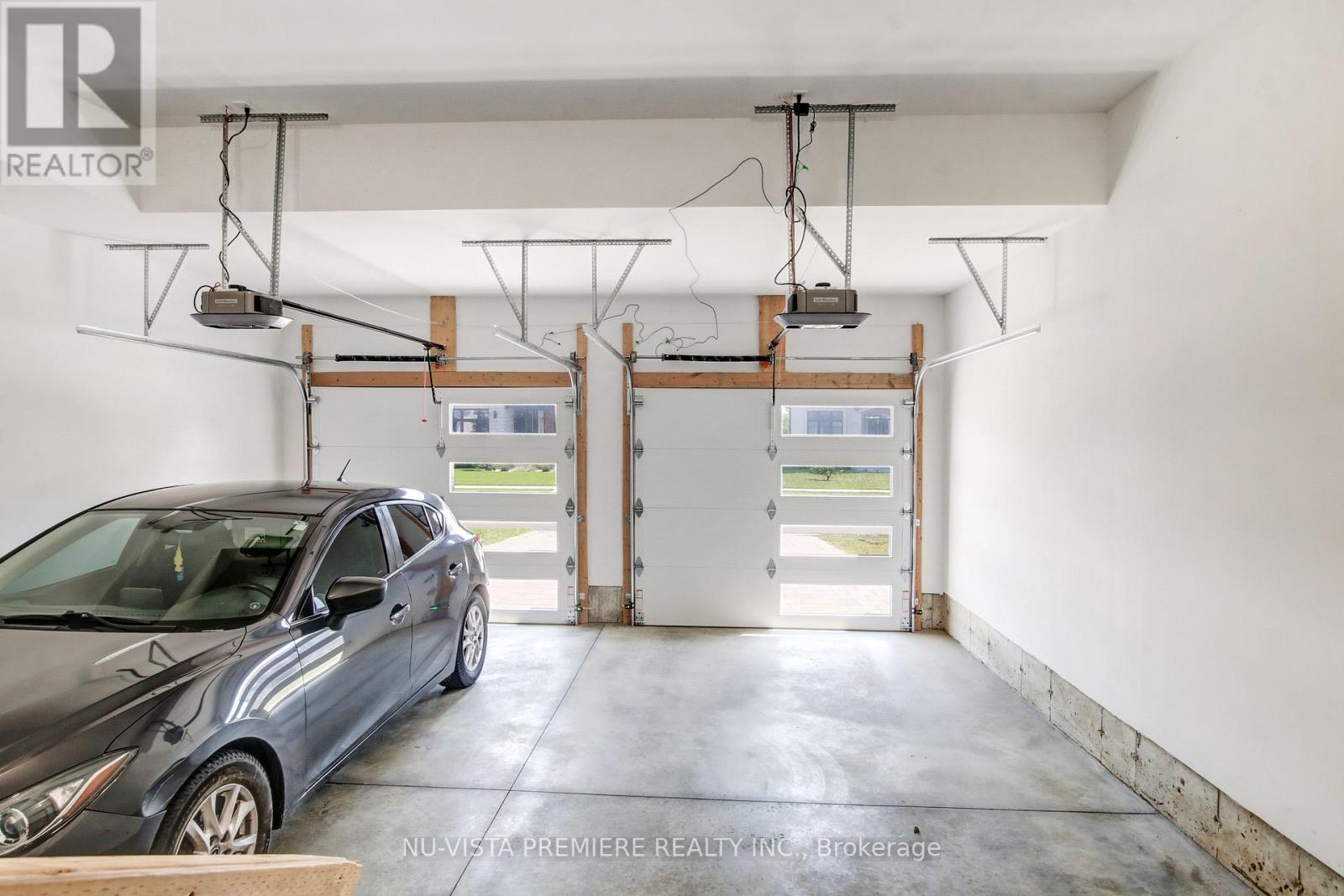 46 Aspen Circle, Thames Centre, Ontario  N0M 2P0 - Photo 8 - X12454075