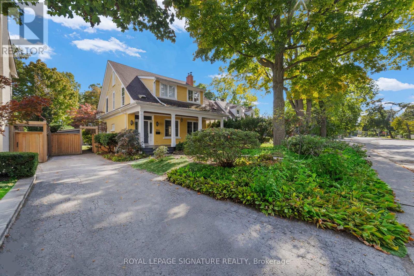 324 Spruce Street, Oakville, Ontario  L6J 2H1 - Photo 3 - W12450271