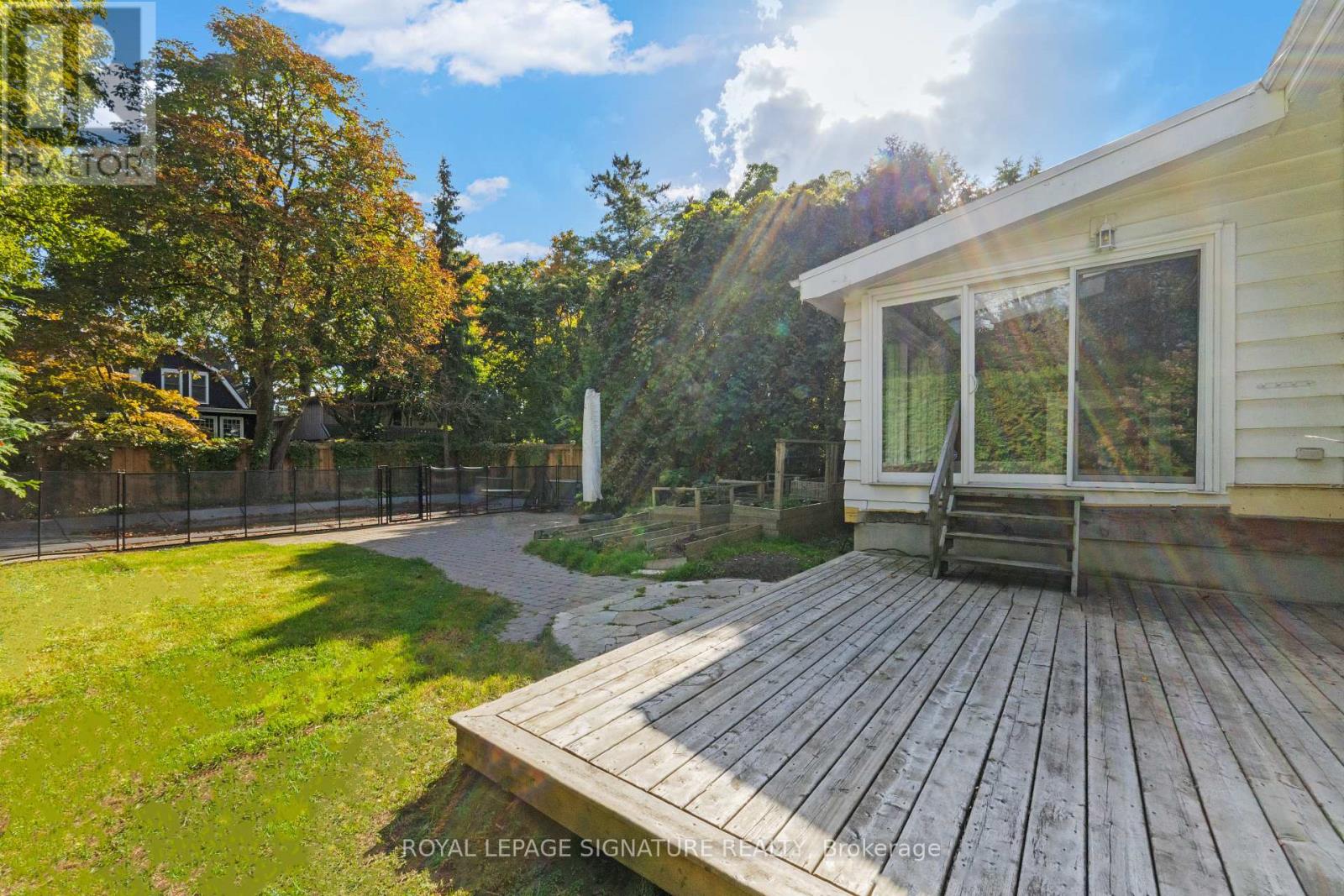 324 Spruce Street, Oakville, Ontario  L6J 2H1 - Photo 10 - W12450271